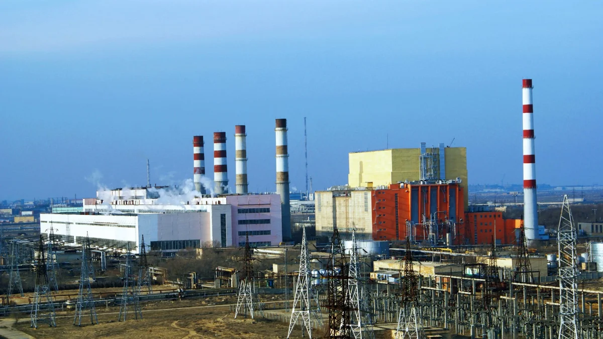 Брызги кислоты попали в лицо и глаза: двое работников МАЭК получили ожоги в Актау