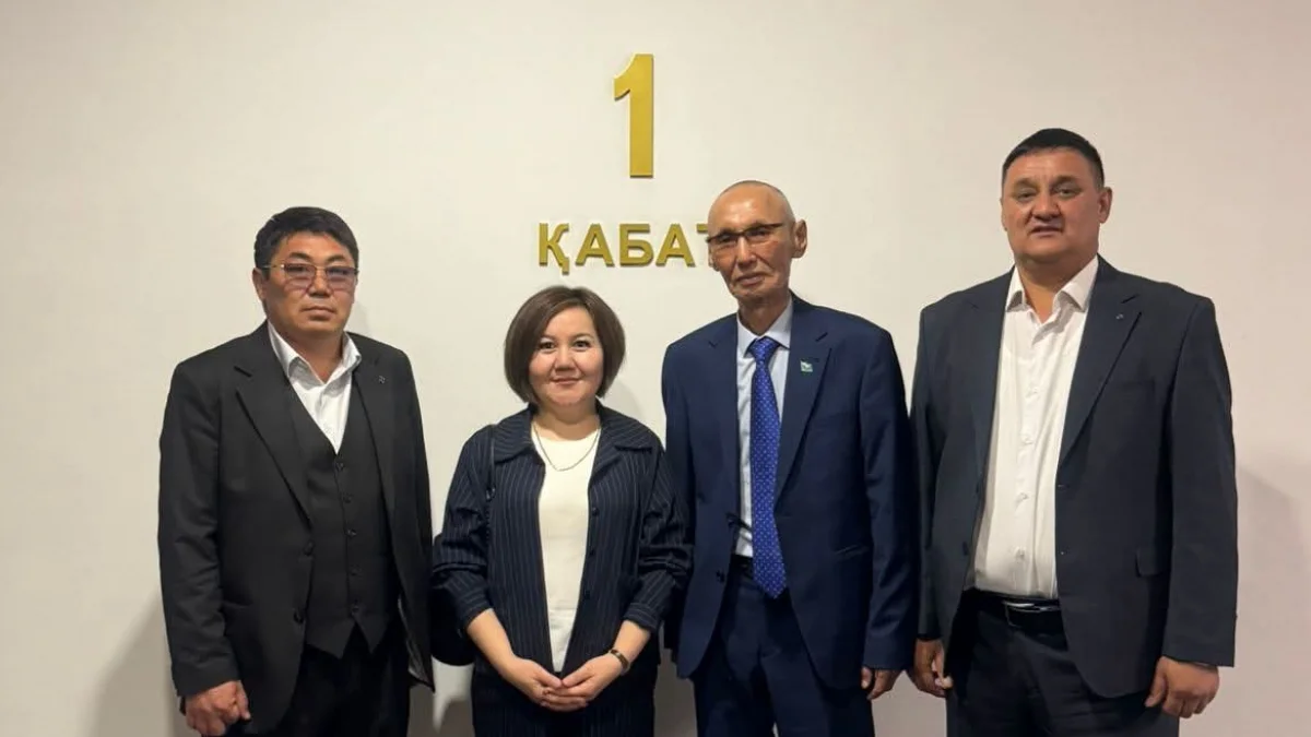 Субботники, выборы и оценки «по блату»: почему педагоги просят Токаева не отдавать школы районным акиматам