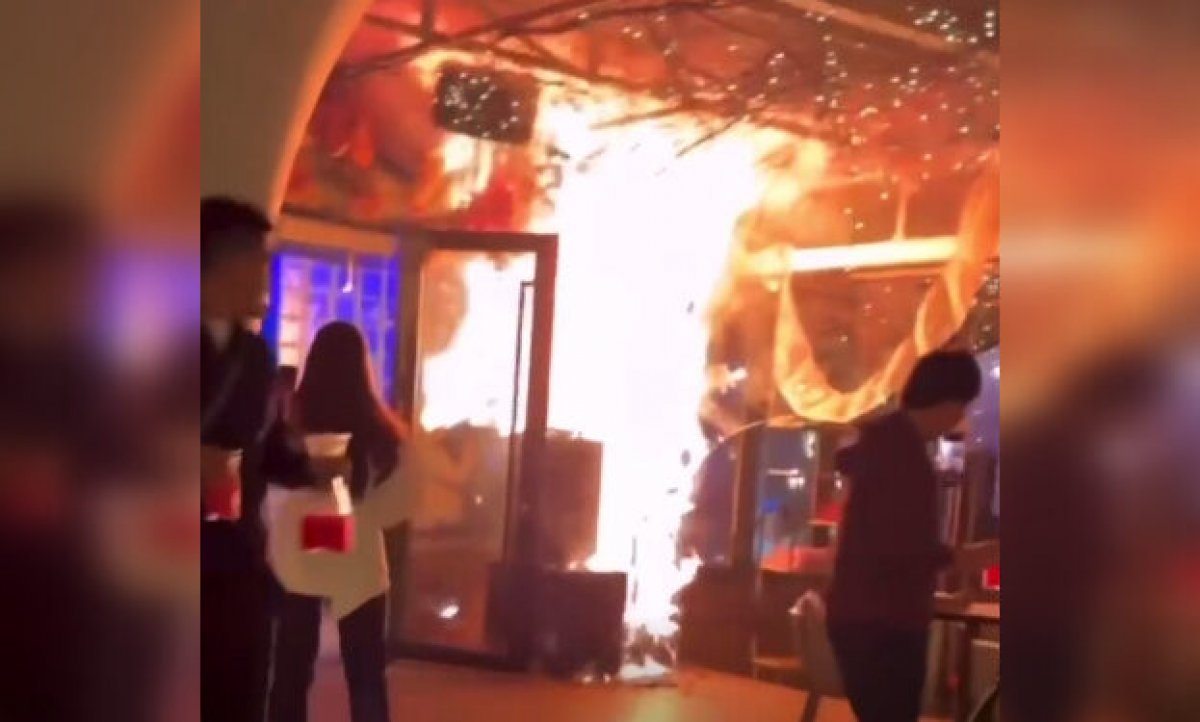 Праздник едва не обернулся трагедией: ресторан в Алматы вспыхнул из-за торта