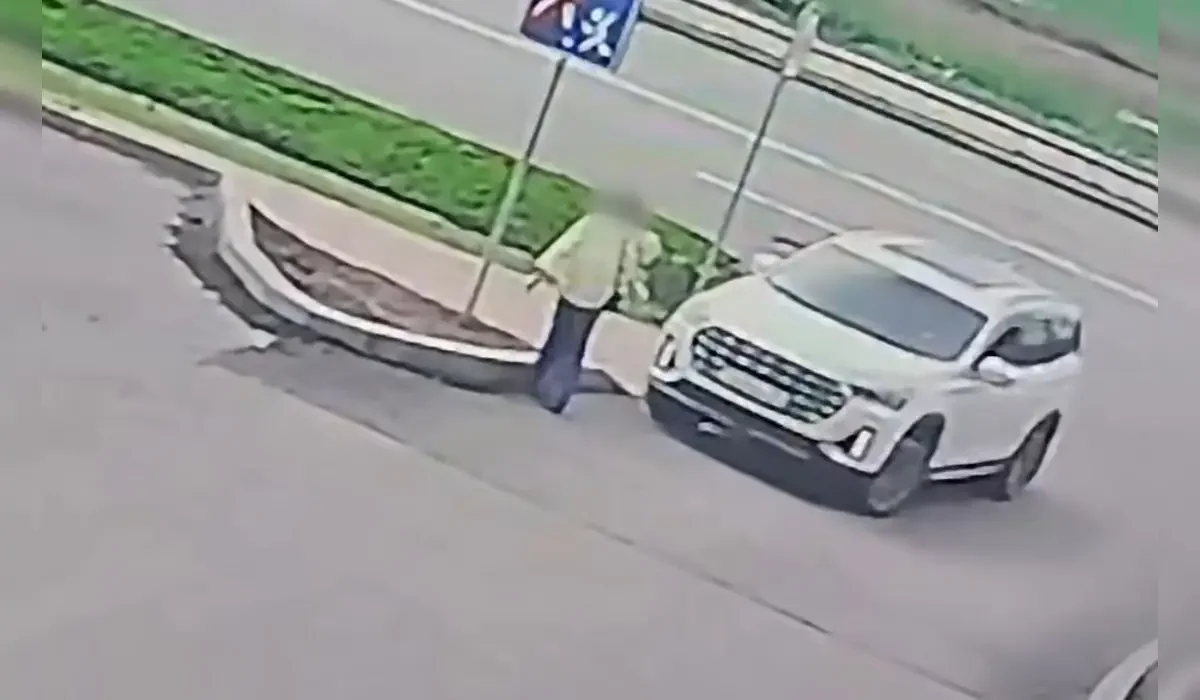 Автоледи сбила насмерть женщину при въезде во двор в Кокшетау