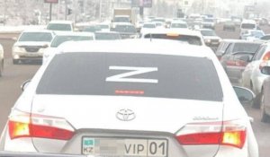 Российские машины с "Z" пропускают на таможне Казахстана