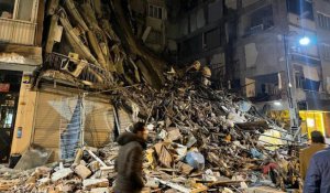 В Турции погибло 76 человек, 440 получили ранения из-за землетрясений