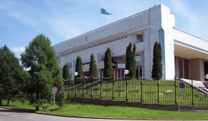 Президент Казахстана передаст свои резиденции детям