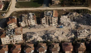 Четверо погибших и около 300 раненых после последних землетрясений в Турции