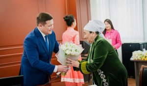 Касым-Жомарт Токаев поздравил бабушку Димаша Кудайбергена