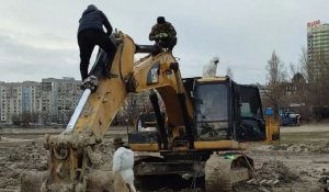 Стали известны сроки завершения очистки дна Сайрана в Алматы