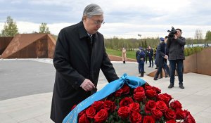 Касым-Жомарт Токаев посетил Ржевский мемориал советскому солдату