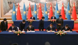 Казахстан и Китай подписали соглашение об освобождении от визовых требований
