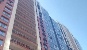 В Алматы 23-летняя девушка выпрыгнула с 19-го этажа