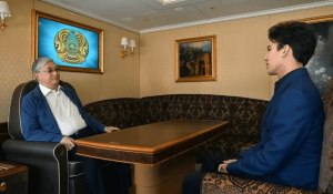 Димаш опубликовал видео возвращения с Токаевым в Казахстан