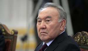 Назарбаева лишили статуса главы высшего совета названных его именем школ, вуза и фонда