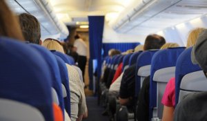 Дебошир в самолете: иностранца оштрафовали за распитие алкоголя