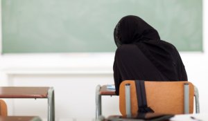 "Отказ посещения уроков музыки, ИЗО": что беспокоит эксперта в ношении хиджаба в школе