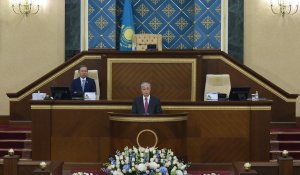 Все задачи должны быть решены за три года: Токаев начал выступление с посланием народу Казахстану