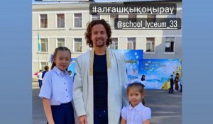 Российский блогер отдал свою дочь в казахскую школу
