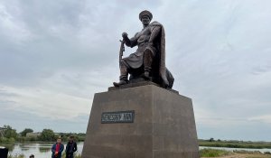 В Мерке открыли памятник Кенесары хану