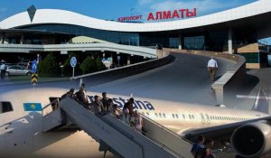 “Аэропорт Алматы так бедно живет”: Командир экипажа Аir Astana не выдержал эмоций