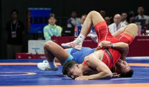 Ранее потерявший 70% зрения казахстанский борец завоевал серебро Азиады
