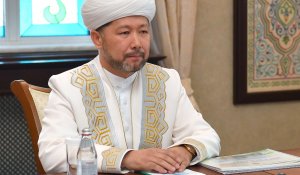 "Мы должны подчиняться порядку": верховный муфтий Казахстана прокомментировал ношение хиджаба в школах