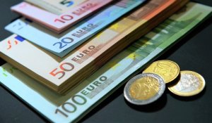 Курс валют на 12 октября 2023 года: доллар, рубль и евро