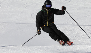 Лыжники спровоцировали лавину при катании в горах Алматы
