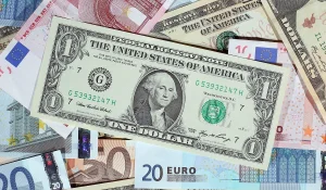 Курс валют на 23 октября 2023 года: доллар, рубль и евро