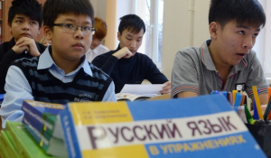 Токаев заявил о переговорах по открытию российских школ в южных регионах Казахстана