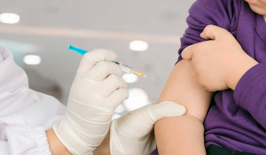 В Казахстан привезли 500 тысяч доз вакцины от кори