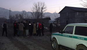 "Налепили на стены женские гигиенические средства": в Алматинской области орудуют грабители-извращенцы