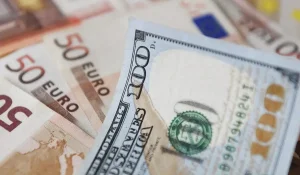 Курс валют на 30 декабря 2023 года: доллар, рубль и евро