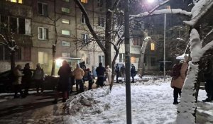 Спрыгнули с 3 этажа: 8 человек пострадали во время землетрясения в Алматы