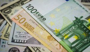 Курс валют на 27 января 2024 года: доллар, рубль и евро