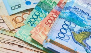 Курс валют на 23 февраля 2024 года: доллар, рубль и евро