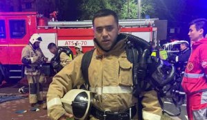 Спасатели показали как вынесли иностранца из горящего склада в Алматы