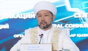«Делать скидки, не продавать водку в месяц Рамадан». Верховный муфтий Казахстана обратился к предпринимателям страны