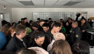 "Не хватает мест": В зал суда над Бишимбаевым не могут попасть журналисты
