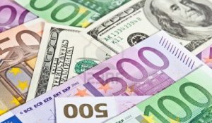 Курс валют на 15 марта 2024 года: доллар, рубль и евро