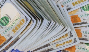 Курс валют на 18 марта 2024 года: доллар, рубль и евро