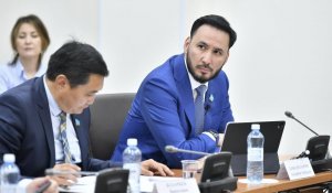 Air Astana – ваши действия неразумны, к авиакампании обратился депутат Айдарбек Ходжаназаров