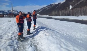 Как спасатели следят за ледоходом в ВКО