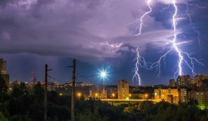 ДЧС предупреждает: 13 апреля в Алматы ожидаются гроза и сильный ветер