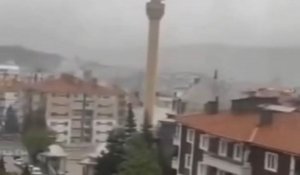 В Турции упал минарет мечети во время шторма
