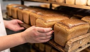 500 тенге – такую цену на хлеб предложил депутат из Жамбылской области