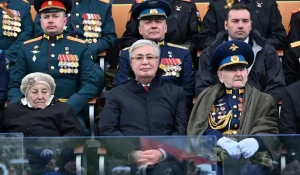 Токаев посетил военный парад в Москве