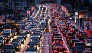 Платные парковки и новые автобусы: как эксперты намерены бороться с пробками в Алматы