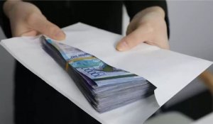 12 млн за пособничество в КНБ - мошенницу задержали при получении взятки