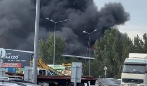 Крупный пожар в Алматы: горит склад с люстрами