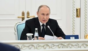 Эксклюзивная ручка с инициалами Путина: что удивило российского лидера на переговорах в Казахстане