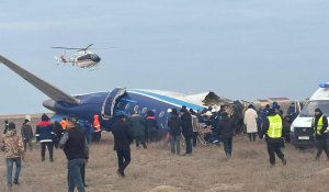 При крушении самолёта в Актау выжили 12 человек, среди них ребёнок