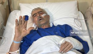 Увидев выжившую в авиакатастрофе в Актау жену, мужчина не сдержал слез